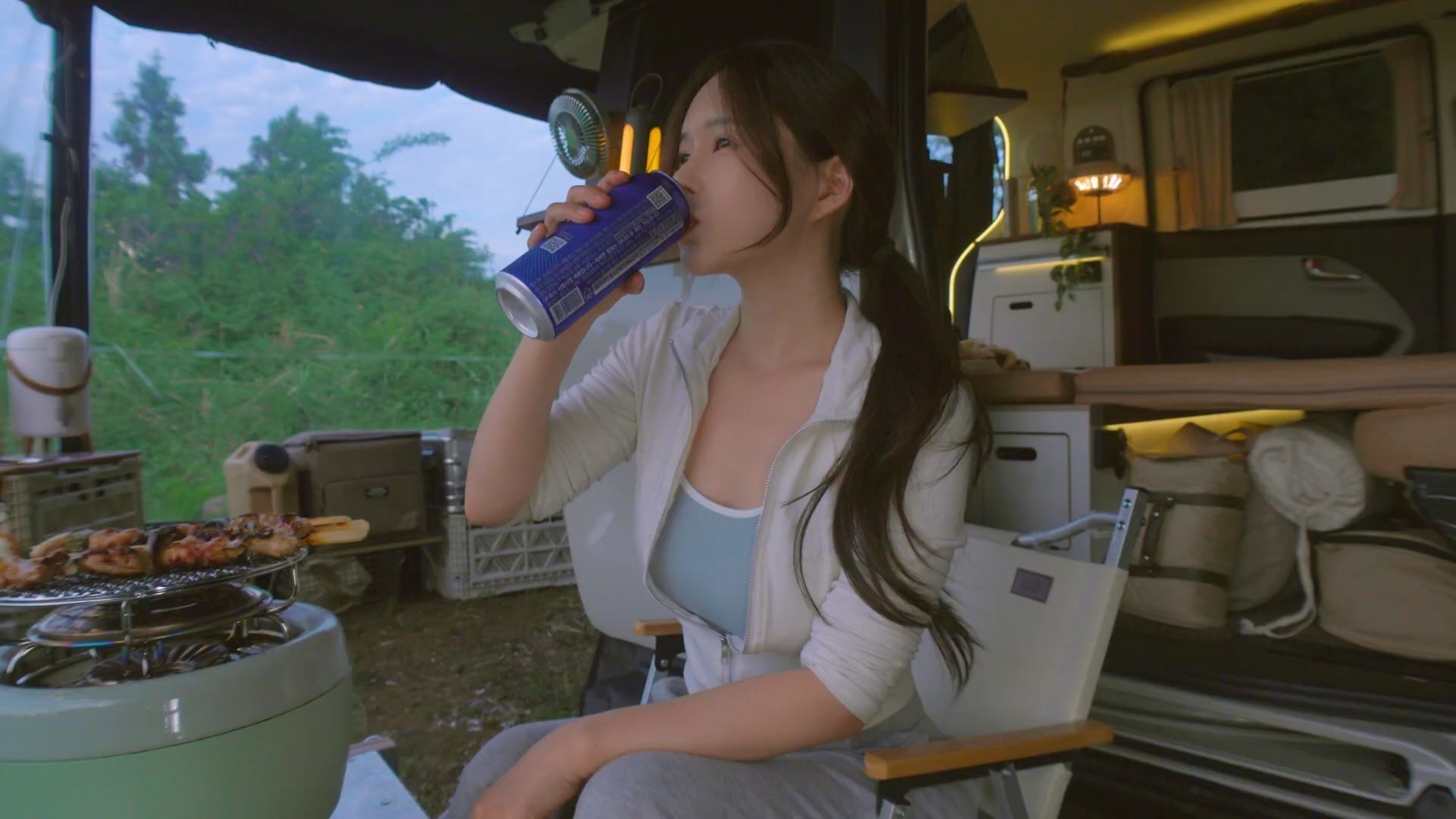 中马免签协定生效 继续“说走就走”的友谊